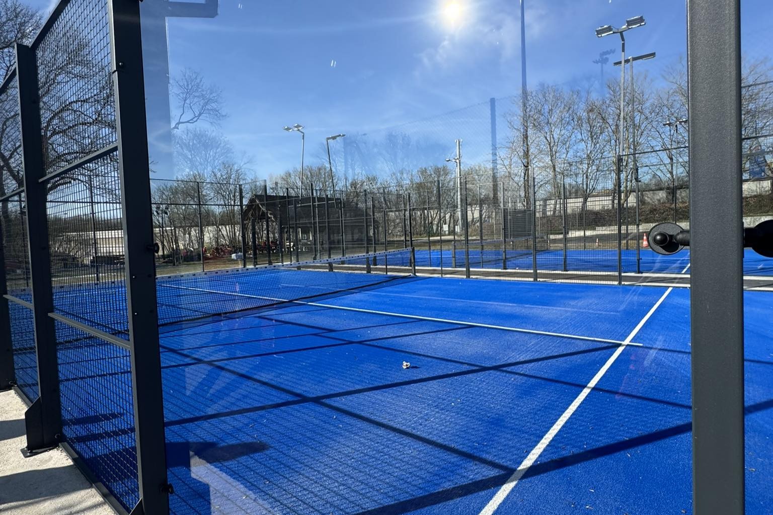 El padel municipal en plena expansió: camí de pistes accessibles, autònomes i connectades