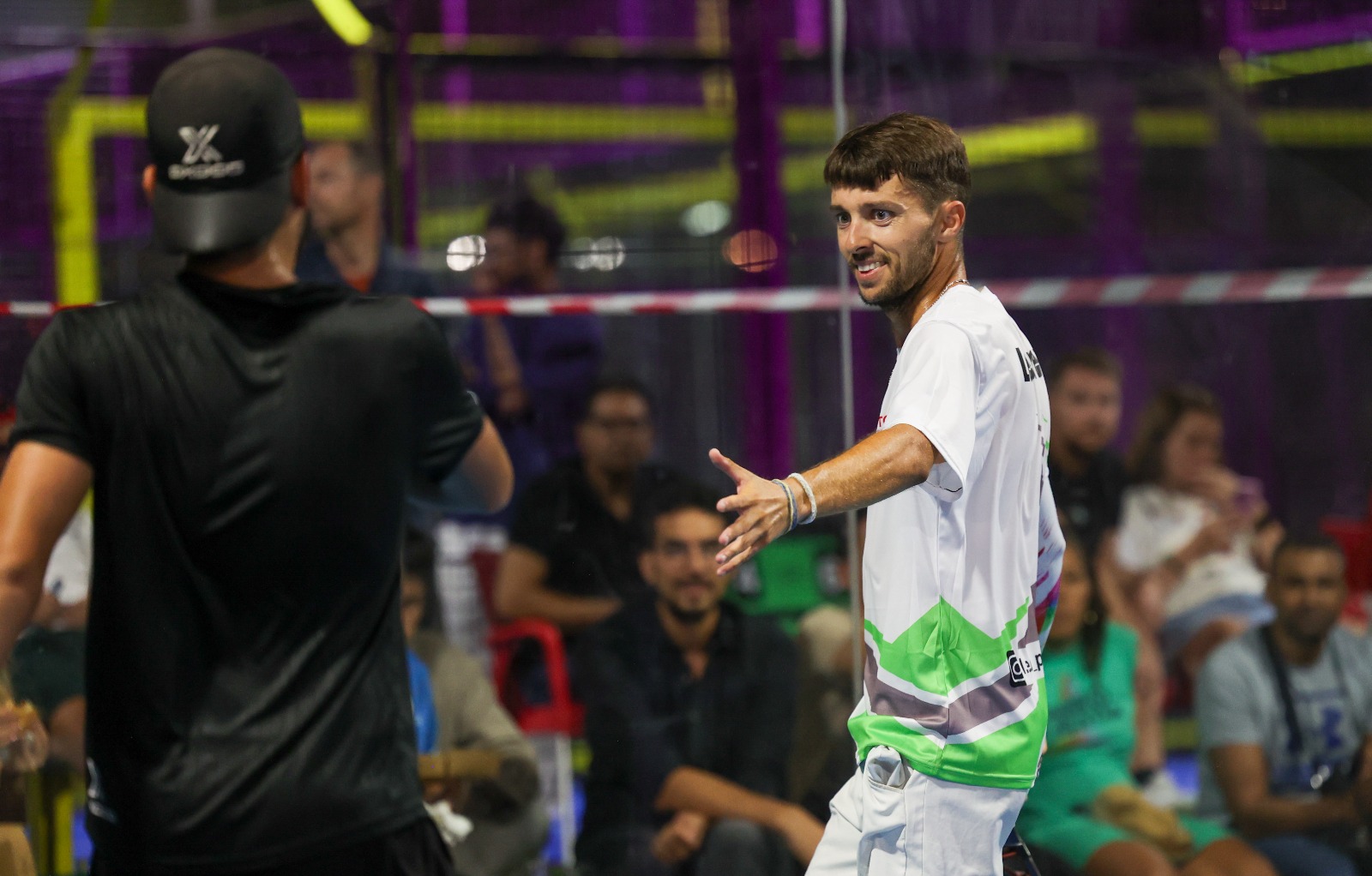 Léo Perez: jugador, entrenador y speaker en el corazón del FIP Silver Champ Fleuri en La Reunión